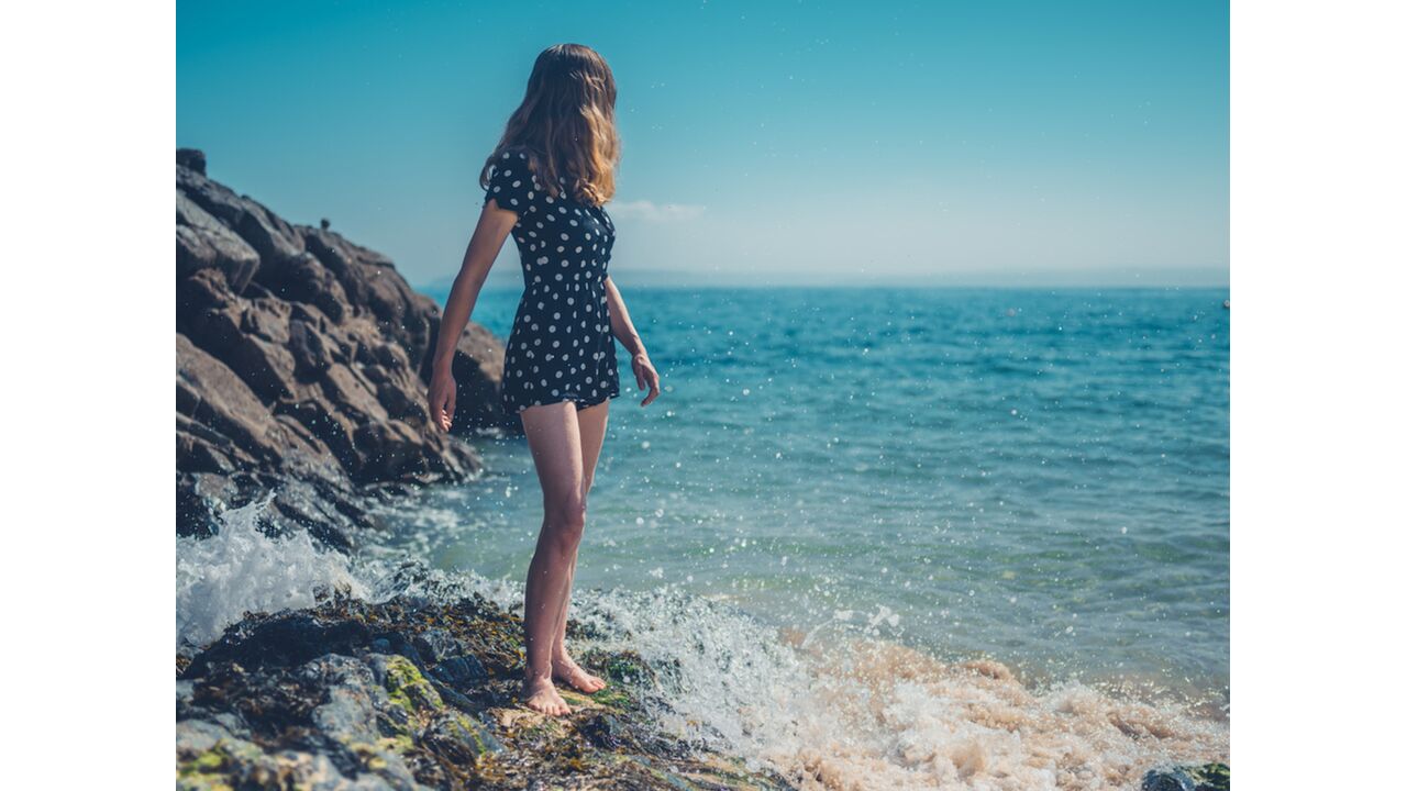 Illustratie voor: Dit zijn de leukste playsuits voor de warmere dagen
