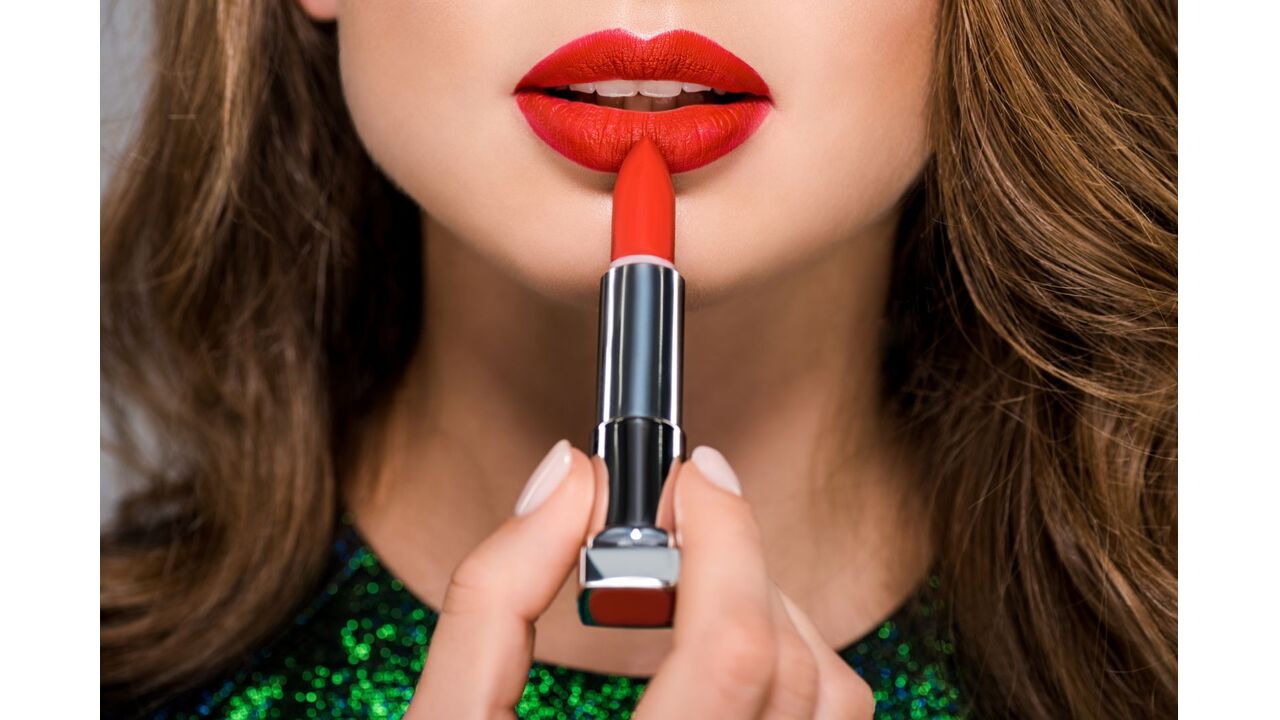 Illustratie voor: Zo bepaal je welke rode lippenstift het beste bij jou past