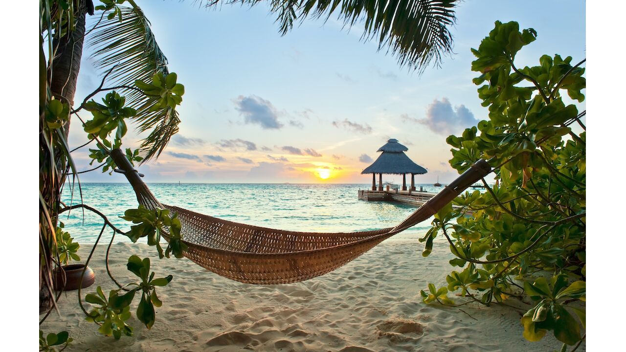 Illustratie voor: Dreamjob alert: AirBnB zoekt professionele chillers voor op de Bahama’s