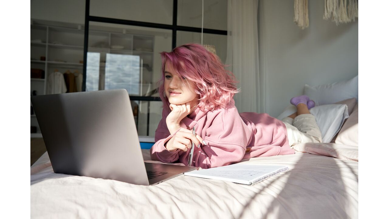 Illustratie voor: Even omdenken: dit zijn de voordelen van online lessen volgen