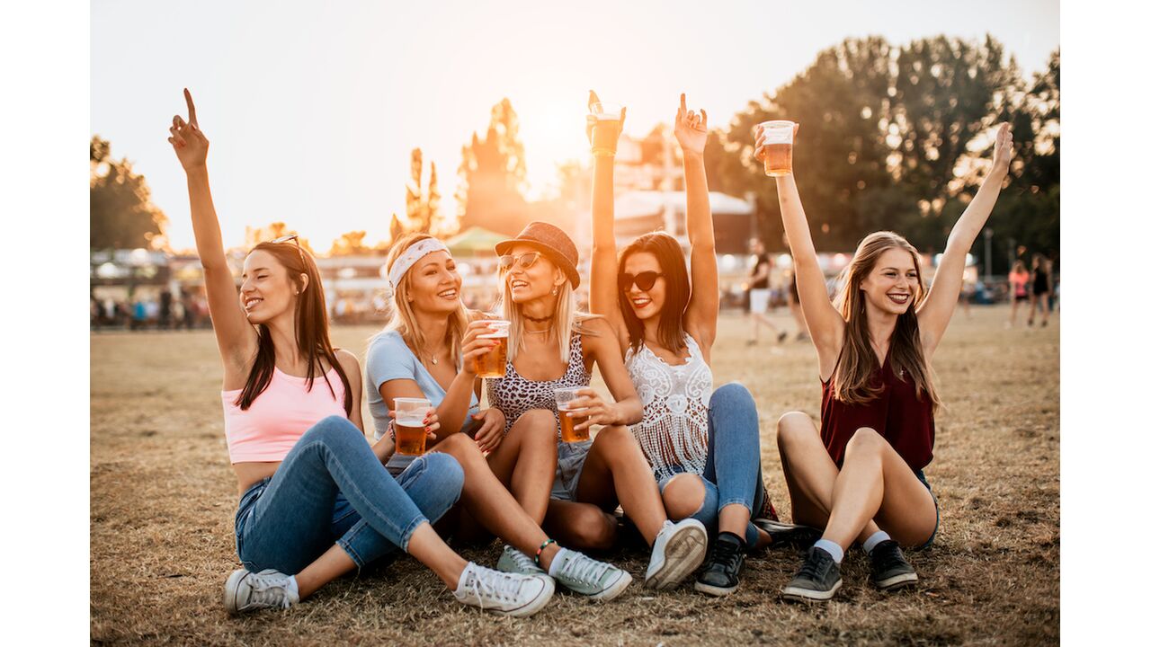 Illustratie voor: Deze 10 situaties mis jij als echte festivalganger
