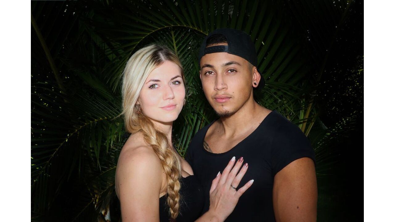 Illustratie voor: Temptation Island-Jolien showt haar babybuik