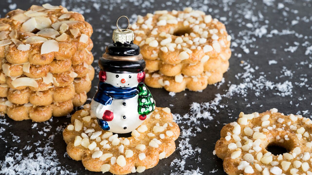 Illustratie voor: Dit is het perfecte recept om kerstkransjes te maken