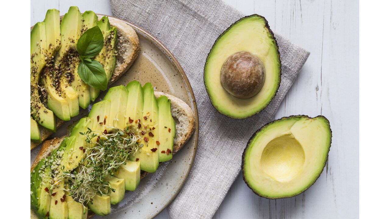 Illustratie voor: Lifehack: Zo word je avocado niet na 1 dag bruin