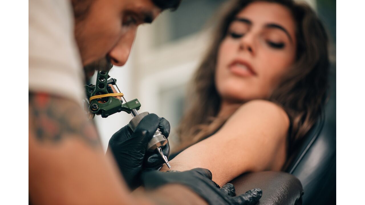 Illustratie voor: 8 Disney tattoos die zó magisch zijn dat je ze wilt hebben