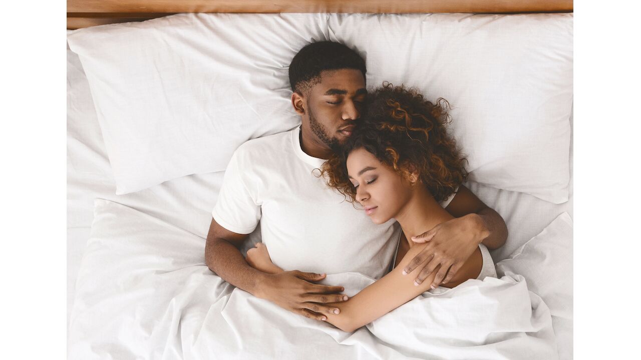 Illustratie voor: Annoying much?! Deze 6 situaties in bed zorgen ervoor dat jij happy single slaapt