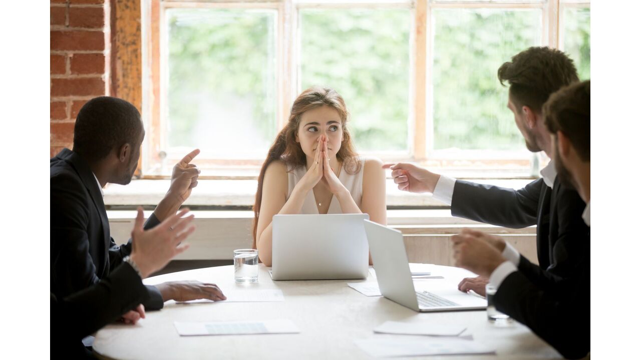 Illustratie voor: Deze awkward gedachtes heb jij als er voor je wordt gezongen