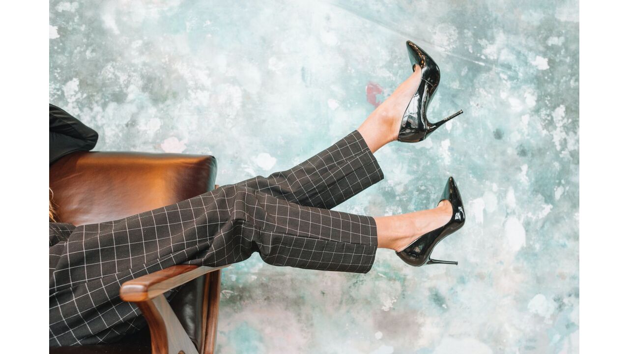 Illustratie voor: Op hakken leren lopen: met deze tips&tricks loop jij als een catwalk model