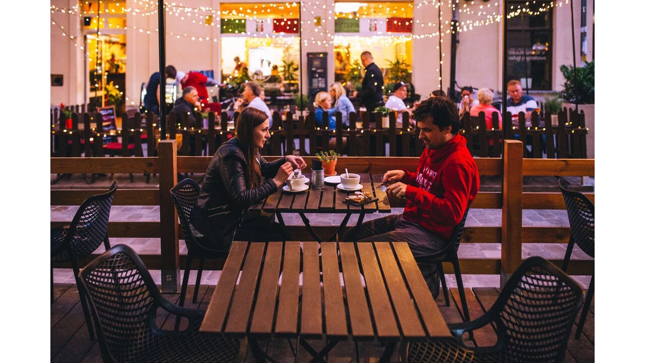 Illustratie voor: Deze 8 gerechten zijn totaal niet geschikt voor een eerste date