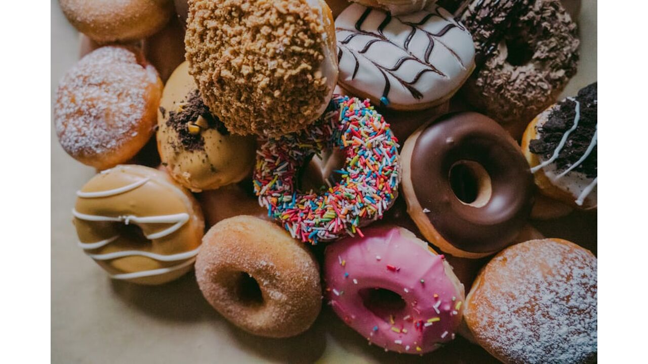 Illustratie voor: Creatieve doodskisten: in Nieuw-Zeeland kan je begraven worden in een enorme donut