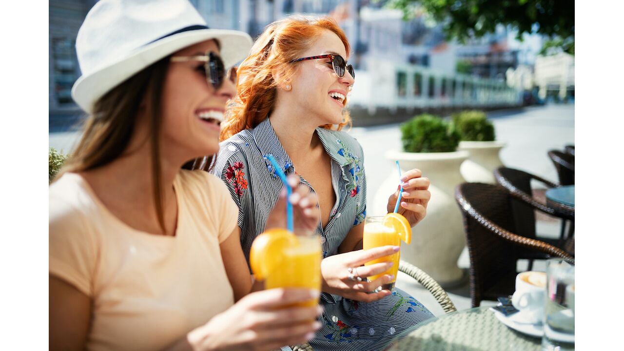 Illustratie voor: Hoopvol: het lijkt erop dat we op 21 april weer op het terras kunnen zitten