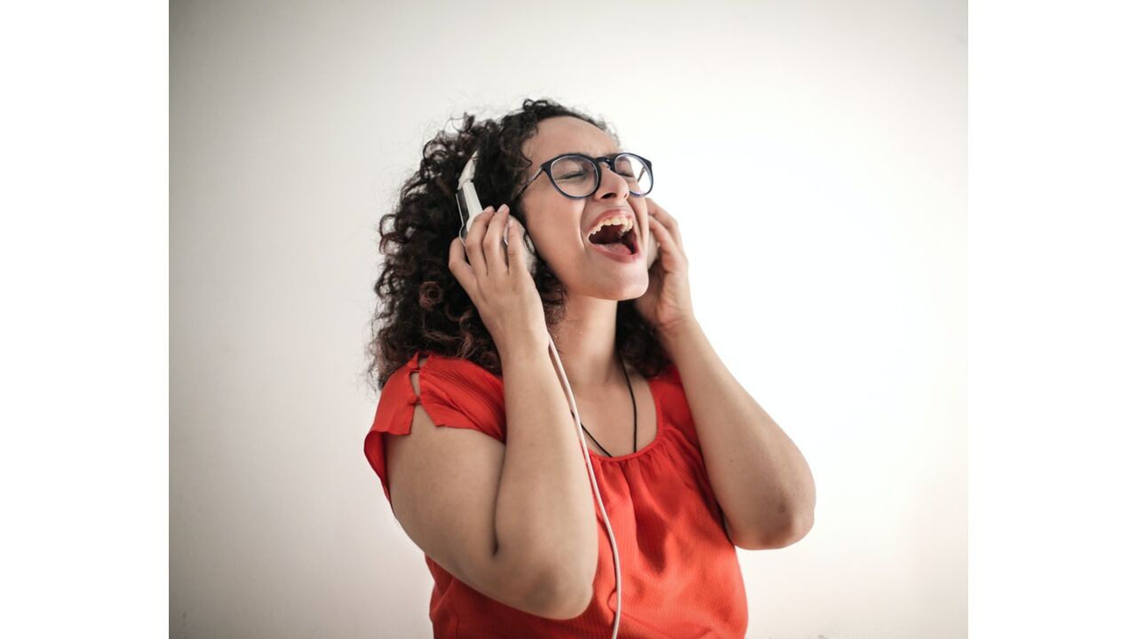 Illustratie voor: VIDEO: Ken je nog deze mama-appelsap compilatie?