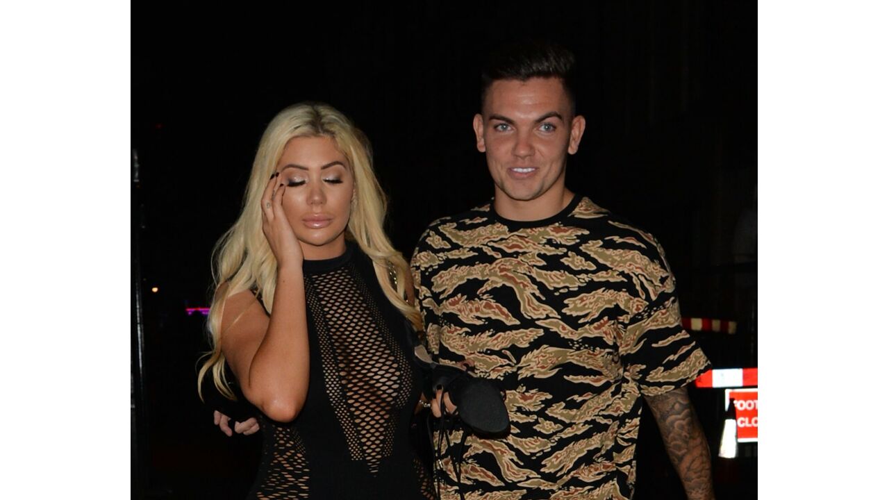 Illustratie voor: VIDEO: Geordie Shore-Chloe denkt dat ze een aanzoek krijgt maar hij wil iets anders