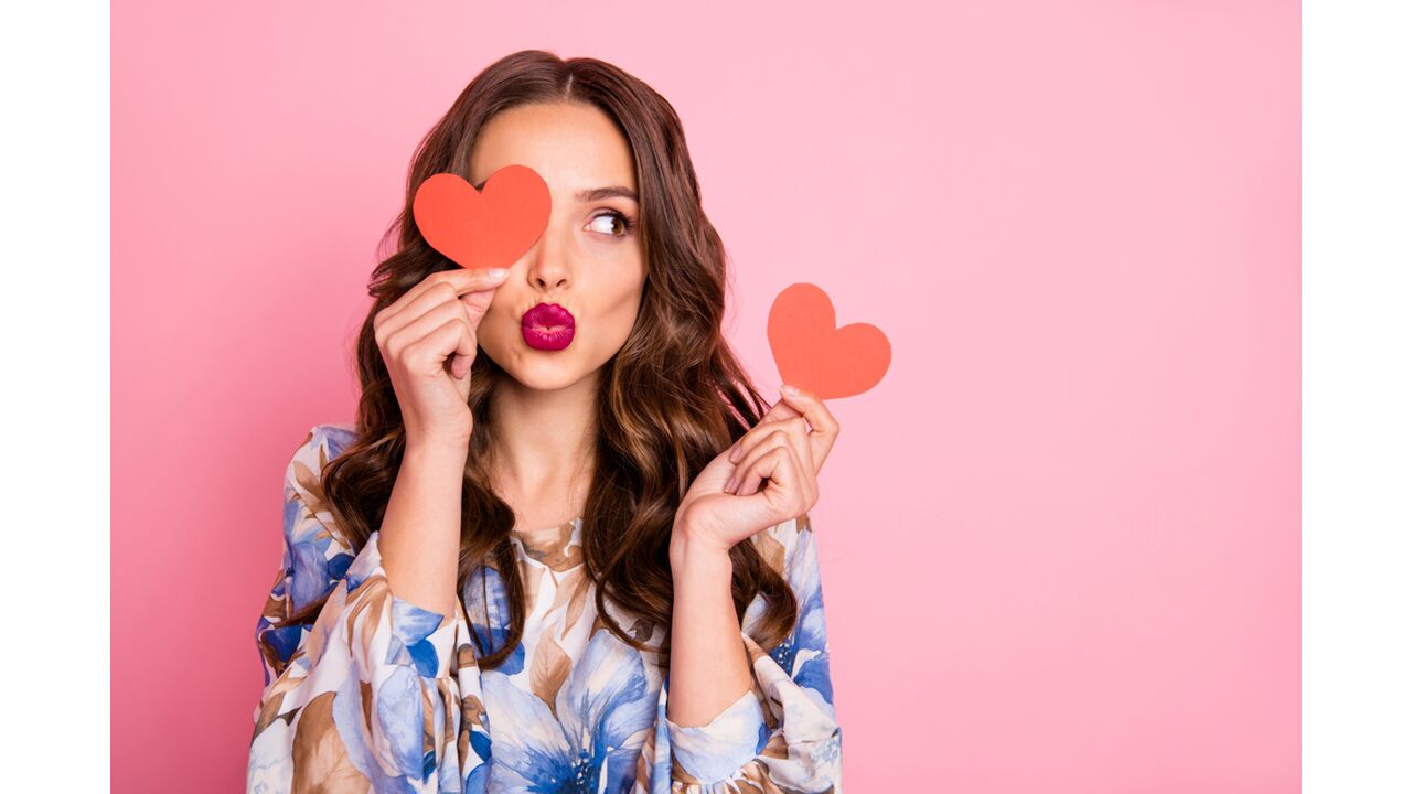 Illustratie voor: Pretty pink met de leukste roze fashionitems voor deze zomer