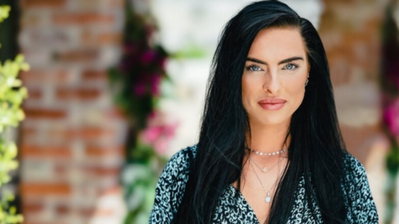 Illustratie voor: FOTO: Zo ziet Oriana van De Bachelor 2021 haar eigen haarkleur eruit