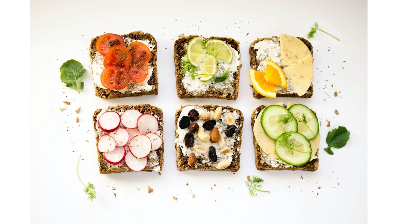 Illustratie voor: 6 x de meest yummie belegde broodjes voor thuiswerkers
