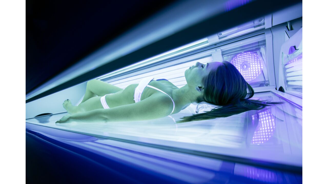 Illustratie voor: Onder de zonnebank gaan: waarom dit zo slecht voor je is