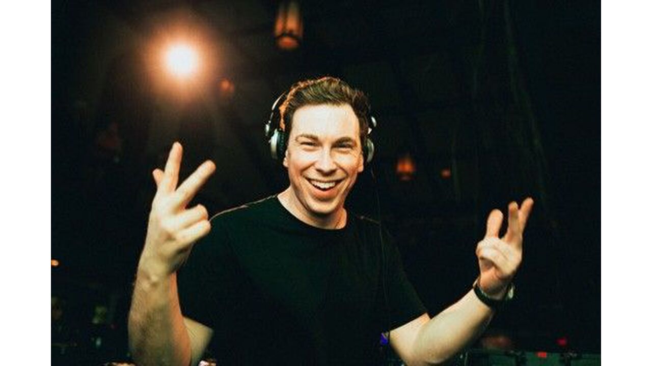 Illustratie voor: Breaking: DJ Hardwell maakt een comeback!