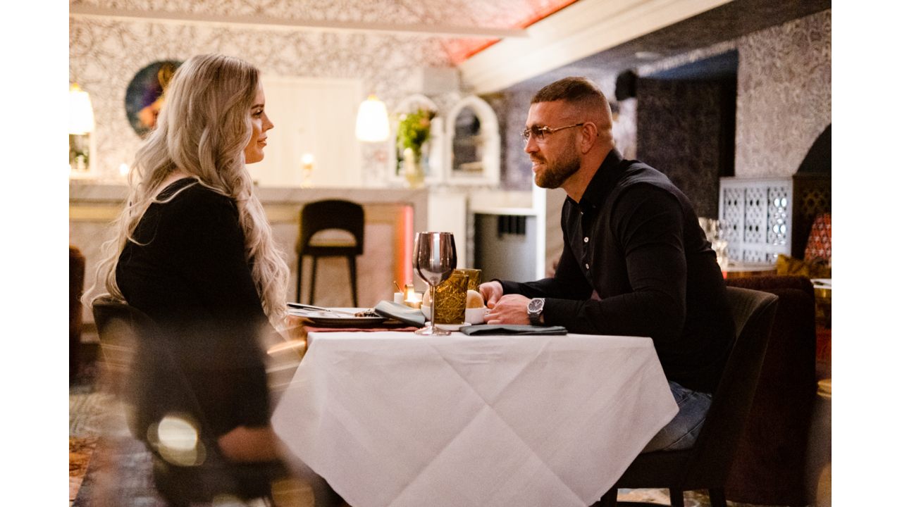 Illustratie voor: Temptation’s Julia en Wouter bij Eating With My Ex: ‘Als ik dat op Onlyfans zou zetten, had ik nooit meer hoeven werken’