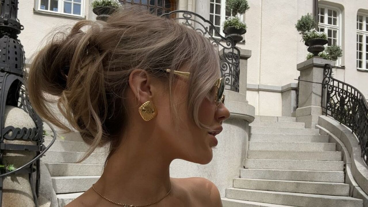 Messy bun