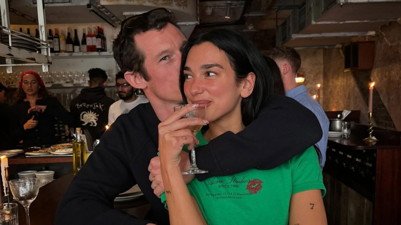 Dua Lipa en Callum Turner.