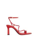 Rode-schoenen-weer-helemaal-trending