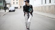 Illustratie voor: Trend: De zilveren metallic broek en zo draag je ‘m