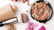Illustratie voor: Dit zijn de drie make-up artikelen waar elk meisje mee start