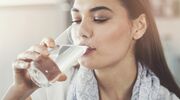 Illustratie voor: 6x waar water drinken goed voor is (en waarom je dus echt genoeg water moet drinken)