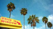 Illustratie voor: Dit zijn de drive thru restaurants waar jij nog heen moet deze maand