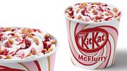 Illustratie voor: YUM: Deze McFlurry KitKat Ruby (met roze chocolade en aardbeiensaus) moét jij proeven