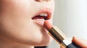 Illustratie voor: Met deze nude lipsticks creeër jij een natural look