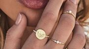 Illustratie voor: 10 mooie goudkleurige ringen voor een perfecte ringparty