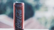 Illustratie voor: Cheer up: Coca-Cola brengt de eerste frisdrank met alcohol uit