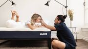Illustratie voor: Het beste matras voor koppels is het aanpasbare matras van Matt