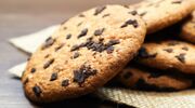 Illustratie voor: Chocolate chip cookies maak je super makkelijk uit de airfryer 