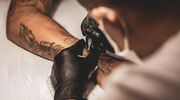 Illustratie voor: VIDEO: Heftig (maar ook hilarisch): dit zijn de meest genânte tattoos ever