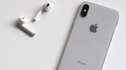 Illustratie voor: AirPods schoonmaken: zo vaak moet het (en zo doe je dat)