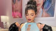 Illustratie voor: Yehes: met deze truc van Kim K’s kapper maak jij zo een messy bun