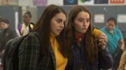 De twee hoofdkarakters uit de film Booksmart.
