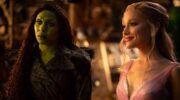 Cynthia Erivo als Elphaba en Ariana Grande als Glinda in Wicked.