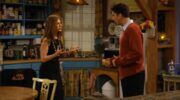 Ross en Rachel uit Friends praten met elkaar.