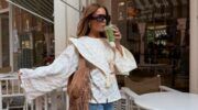 Vrouw met fringe tas en matcha.