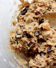 Illustratie voor: Dit is hét recept voor Ben & Jerry’s cookie dough ijs