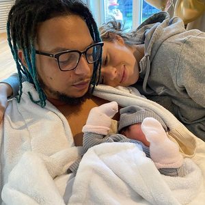 Illustratie voor: FOTO: Demi de Boer is nu al haar baby-belly kwijt