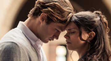 Ruby en James staan tegenover elkaar.