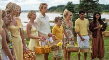 Scène uit We Were Liars met de hele familie.