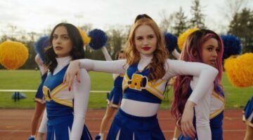 Cheerleaders op het sportveld.