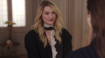 Camille uit Emily in Paris.