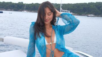 Alexandra Saint Mleux poseert voor een foto.